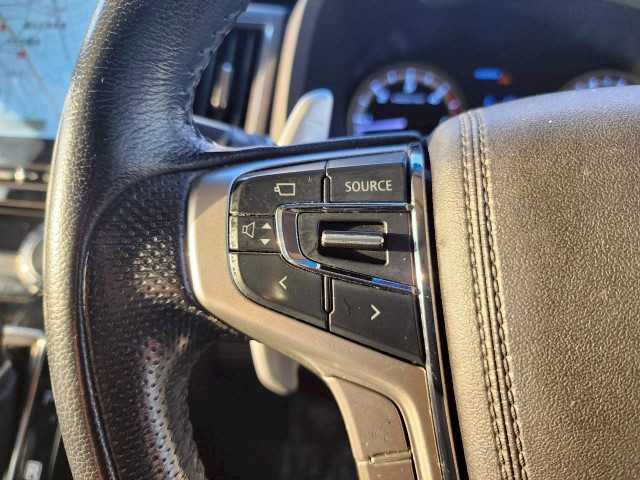 三菱 デリカＤ：５ P 岩手県 2020(令2)年 6.7万km エメラルドブラックパール/アイガーグレーメタリック 全方位カメラ　/純正ナビ　/両側パワスラ/シートカバー　/前席シートヒーター　/アイドリングストップ　/オートサイドステップ　/前後ドラレコ　/レーダークルーズコントロール　/後席フリップダウンモニター　/ＢＳＭ　/電動格納ミラー　/ＥＴＣ