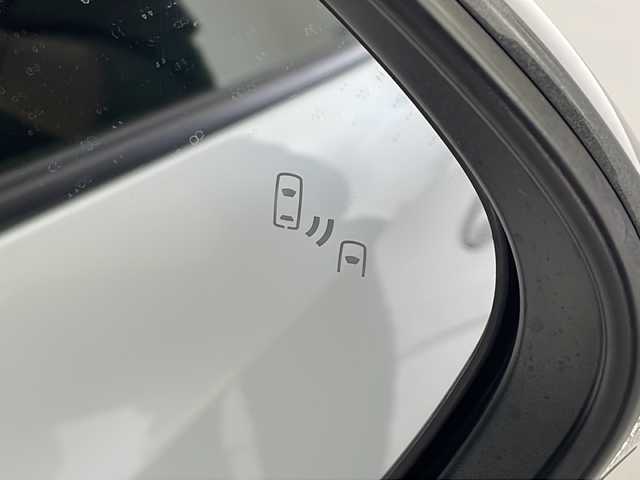 トヨタ カローラツーリング ハイブリッド ダブルバイビー 愛知県 2023(令5)年 7万km プラチナホワイトパールマイカ 禁煙車/純正10.5インチディスプレイオーディオ/(AM/FM/フルセグ)/ブラインドスポットモニター/エアロ(モデリスタ)/バックカメラ/ビルトインＥＴＣ/追従付きクルーズコントロール/純正17インチアルミホイール/ハーフレザーシート/レザーシートカバー/ウィンカー付き電動格納ミラー/ステアリングスイッチ/革巻きステアリング/プッシュスタート/スマートキー/スペアキー/純正フロアマット/純正ドアバイザー/取扱説明書/ナビ取扱説明書