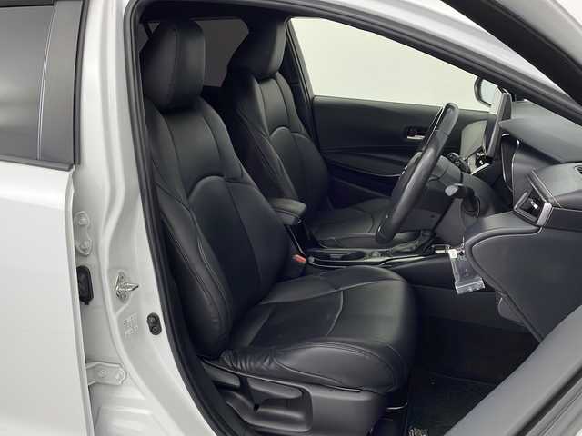 トヨタ カローラツーリング ハイブリッド ダブルバイビー 愛知県 2023(令5)年 7万km プラチナホワイトパールマイカ 禁煙車/純正10.5インチディスプレイオーディオ/(AM/FM/フルセグ)/ブラインドスポットモニター/エアロ(モデリスタ)/バックカメラ/ビルトインＥＴＣ/追従付きクルーズコントロール/純正17インチアルミホイール/ハーフレザーシート/レザーシートカバー/ウィンカー付き電動格納ミラー/ステアリングスイッチ/革巻きステアリング/プッシュスタート/スマートキー/スペアキー/純正フロアマット/純正ドアバイザー/取扱説明書/ナビ取扱説明書