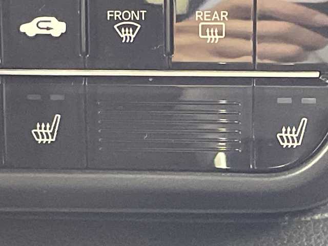 ホンダ Ｎ ＢＯＸ カスタム L 岐阜県 2023(令5)年 4.7万km プラチナホワイトパール 社外SDナビ/フルセグ/BT/USB/DVD/バックカメラ/ホンダセンシング/・アダプティブクルーズコントロール/・車線維持支援システム/・衝突軽減ブレーキ/・誤発進抑制機能/・先行車発進お知らせ機能/・歩行者事故低減ステアリング/・路外逸脱抑制機能/・標識認識機能/・オートハイビーム/純正ドライブレコーダー/ビルトインETC/両側パワースライドドア/前席ヒートヒーター/パーキングセンサー/純正フロアマット/純正14インチAW/LEDオートライト/フォグランプ/シートバックテーブル/サンシェード/アイドリングストップ