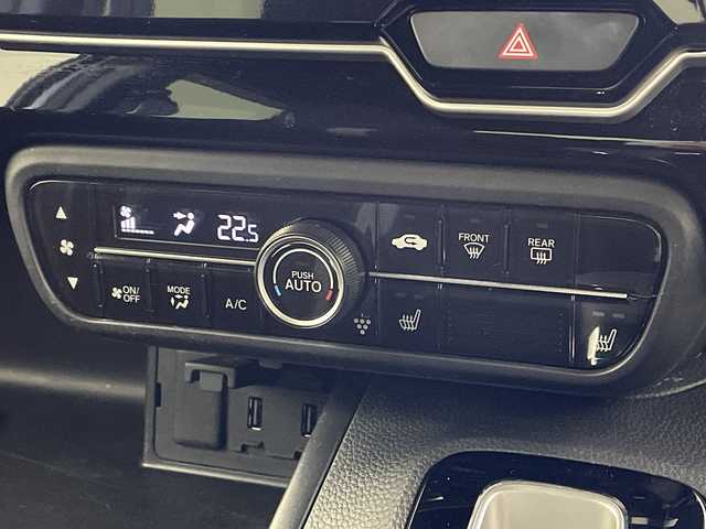 ホンダ Ｎ ＢＯＸ カスタム L 岐阜県 2023(令5)年 4.7万km プラチナホワイトパール 社外SDナビ/フルセグ/BT/USB/DVD/バックカメラ/ホンダセンシング/・アダプティブクルーズコントロール/・車線維持支援システム/・衝突軽減ブレーキ/・誤発進抑制機能/・先行車発進お知らせ機能/・歩行者事故低減ステアリング/・路外逸脱抑制機能/・標識認識機能/・オートハイビーム/純正ドライブレコーダー/ビルトインETC/両側パワースライドドア/前席ヒートヒーター/パーキングセンサー/純正フロアマット/純正14インチAW/LEDオートライト/フォグランプ/シートバックテーブル/サンシェード/アイドリングストップ