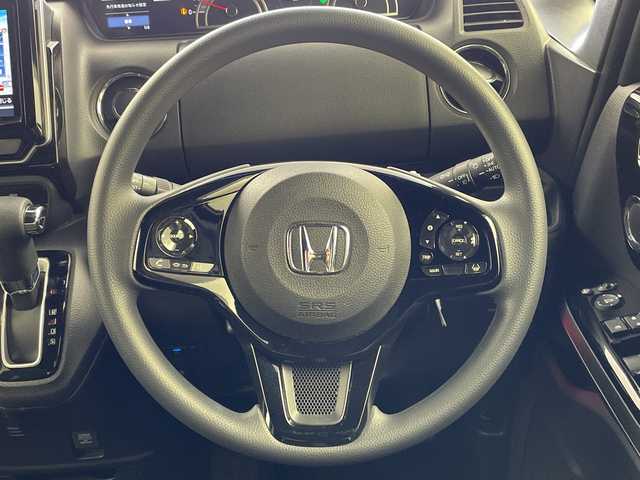 ホンダ Ｎ ＢＯＸ カスタム L 岐阜県 2023(令5)年 4.7万km プラチナホワイトパール 社外SDナビ/フルセグ/BT/USB/DVD/バックカメラ/ホンダセンシング/・アダプティブクルーズコントロール/・車線維持支援システム/・衝突軽減ブレーキ/・誤発進抑制機能/・先行車発進お知らせ機能/・歩行者事故低減ステアリング/・路外逸脱抑制機能/・標識認識機能/・オートハイビーム/純正ドライブレコーダー/ビルトインETC/両側パワースライドドア/前席ヒートヒーター/パーキングセンサー/純正フロアマット/純正14インチAW/LEDオートライト/フォグランプ/シートバックテーブル/サンシェード/アイドリングストップ