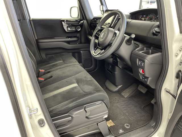 ホンダ Ｎ ＢＯＸ カスタム L 岐阜県 2023(令5)年 4.7万km プラチナホワイトパール 社外SDナビ/フルセグ/BT/USB/DVD/バックカメラ/ホンダセンシング/・アダプティブクルーズコントロール/・車線維持支援システム/・衝突軽減ブレーキ/・誤発進抑制機能/・先行車発進お知らせ機能/・歩行者事故低減ステアリング/・路外逸脱抑制機能/・標識認識機能/・オートハイビーム/純正ドライブレコーダー/ビルトインETC/両側パワースライドドア/前席ヒートヒーター/パーキングセンサー/純正フロアマット/純正14インチAW/LEDオートライト/フォグランプ/シートバックテーブル/サンシェード/アイドリングストップ