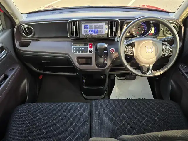 ホンダ Ｎ ＯＮＥ プレミアム ツアラー 鹿児島県 2014(平26)年 3.2万km ミラノレッド クルーズコントロール　/純正ＳＤナビ（ＶＸＭ－１４５ＶＳｉ）　/ＥＴＣ　/パドルシフト　/ＭＴモード付きＡＴ　/バックカメラ　/Ｂｌｕｅｔｏｏｔｈオーディオ　/ＨＩＤヘッドライト　/あんしんパッケージ/横滑り防止装置/レーンキープアシスト/プッシュスタート/スマートキー