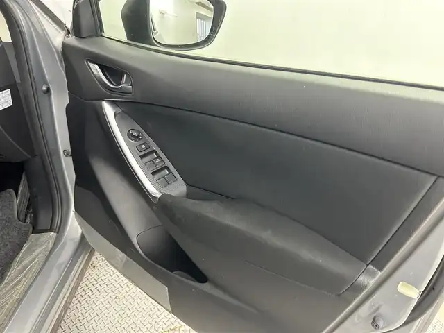 マツダ ＣＸ－５ 20S 道央・札幌 2012(平24)年 5.8万km アルミニウムメタリック ・４WD/・クラリオン2DINオーディオ/　CD/USB/・ステアリングスイッチ/・ドライブレコーダー前方/・クルーズコントロール/・スマートシティブレーキサポート/・リアビークルモニタリング/・タイヤ空気圧センサー/・アイドリングストップ/・横滑り防止装置/・ABS/・MTモード付AT/・AFS/・オートライト/・キセノンヘッドライト/・フロントフォグランプ/・プッシュスタート/・スマートキー