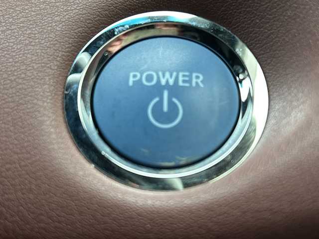 トヨタ クラウン ハイブリッド RS アドバンス 千葉県 2019(平31)年 2.4万km ホワイトパールクリスタルシャイン ナビ　全方位カメラ　AHB　BSM　RCTA　HUD　RSA　PCS　LTA　AHB　電動シート　シートヒーター　ステアヒーター　パーキングアシスト　デジタルミラー　ドラレコ　ETC　AC100V