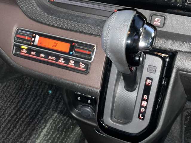 スズキ ソリオ バンディット HV MV 徳島県 2023(令5)年 5.6万km ピュアホワイトP 純正9型ナビ/全方位カメラ/VIEWスイッチ/デュアルブレーキサポートシステム/クルーズコントロール追従有/ヘッドアップディスプレイ/両側パワースライドドア/ドライブレコーダー前後/フルセグTV（走行中視聴可）/コーナーセンサー前後/純正フロアマット/USB入力端子/横滑り防止装置/レーンキープアシスト/盗難防止装置/オートライト/LEDヘッドライト/スマートキー