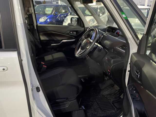 スズキ ソリオ バンディット HV MV 徳島県 2023(令5)年 5.6万km ピュアホワイトP 純正9型ナビ/全方位カメラ/VIEWスイッチ/デュアルブレーキサポートシステム/クルーズコントロール追従有/ヘッドアップディスプレイ/両側パワースライドドア/ドライブレコーダー前後/フルセグTV（走行中視聴可）/コーナーセンサー前後/純正フロアマット/USB入力端子/横滑り防止装置/レーンキープアシスト/盗難防止装置/オートライト/LEDヘッドライト/スマートキー