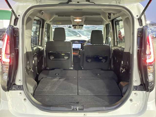 スズキ ソリオ バンディット HV MV 徳島県 2023(令5)年 5.6万km ピュアホワイトP 純正9型ナビ/全方位カメラ/VIEWスイッチ/デュアルブレーキサポートシステム/クルーズコントロール追従有/ヘッドアップディスプレイ/両側パワースライドドア/ドライブレコーダー前後/フルセグTV（走行中視聴可）/コーナーセンサー前後/純正フロアマット/USB入力端子/横滑り防止装置/レーンキープアシスト/盗難防止装置/オートライト/LEDヘッドライト/スマートキー