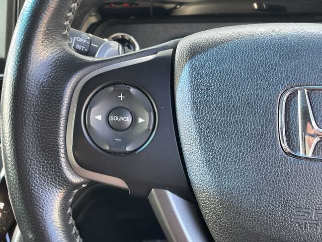 ホンダ ステップワゴン スパーダ ホンダセンシング 愛媛県 2016(平28)年 4.8万km ホワイトオーキッドパール ワンオーナー/純正9インチナビ/（フルセグ/AM/FM/Bluetooth/DVD)/ホンダセンシング/・衝突軽減ブレーキ/・誤発進抑制機能/・車線維持支援システム/・オートクルーズコントロール/両側パワースライドドア/バックカメラ/ETC/パドルシフト/オートライト/純正16インチアルミホイール/純正フロアマット/スマートキー×２