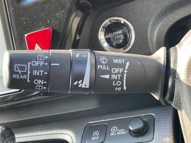 ホンダ ステップワゴン スパーダ ホンダセンシング 愛媛県 2016(平28)年 4.8万km ホワイトオーキッドパール ワンオーナー/純正9インチナビ/（フルセグ/AM/FM/Bluetooth/DVD)/ホンダセンシング/・衝突軽減ブレーキ/・誤発進抑制機能/・車線維持支援システム/・オートクルーズコントロール/両側パワースライドドア/バックカメラ/ETC/パドルシフト/オートライト/純正16インチアルミホイール/純正フロアマット/スマートキー×２