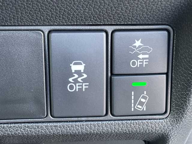 ホンダ ステップワゴン スパーダ ホンダセンシング 愛媛県 2016(平28)年 4.8万km ホワイトオーキッドパール ワンオーナー/純正9インチナビ/（フルセグ/AM/FM/Bluetooth/DVD)/ホンダセンシング/・衝突軽減ブレーキ/・誤発進抑制機能/・車線維持支援システム/・オートクルーズコントロール/両側パワースライドドア/バックカメラ/ETC/パドルシフト/オートライト/純正16インチアルミホイール/純正フロアマット/スマートキー×２