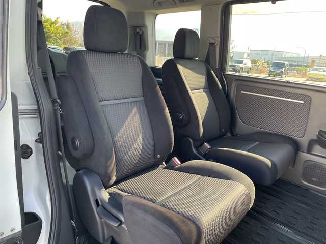 ホンダ ステップワゴン スパーダ ホンダセンシング 愛媛県 2016(平28)年 4.8万km ホワイトオーキッドパール ワンオーナー/純正9インチナビ/（フルセグ/AM/FM/Bluetooth/DVD)/ホンダセンシング/・衝突軽減ブレーキ/・誤発進抑制機能/・車線維持支援システム/・オートクルーズコントロール/両側パワースライドドア/バックカメラ/ETC/パドルシフト/オートライト/純正16インチアルミホイール/純正フロアマット/スマートキー×２