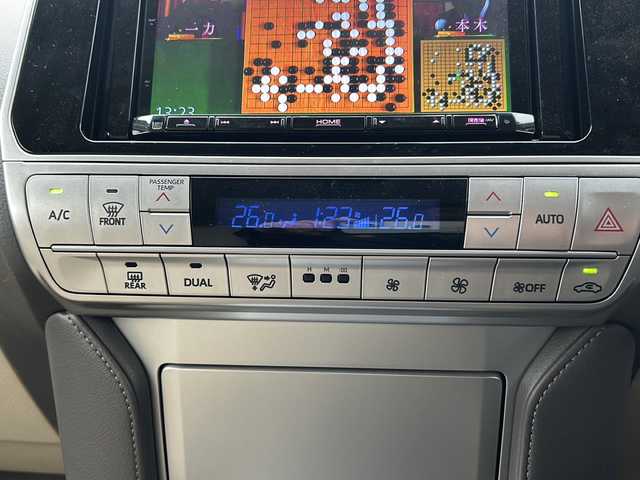 トヨタ ランドクルーザー プラド TX Lパッケージ 鳥取県 2017(平29)年 6.9万km ホワイトパールクリスタルシャイン ワンオーナー/フルタイム４WD/社外ナビ(ＫＥＮＷＯＯＤ、ＭＤＶ－Ｍ８０５Ｌ)/AM/FM、CD/DVD/Bluetooth、iPod/フルセグテレビ/純正１９インチアルミ４本積み込み/バックカメラ/クルーズコントロール/サンルーフ/ドアバイザー/プッシュスタート/ETC/ドライブレコーダー