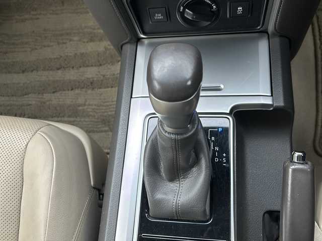 トヨタ ランドクルーザー プラド TX Lパッケージ 鳥取県 2017(平29)年 6.9万km ホワイトパールクリスタルシャイン ワンオーナー/フルタイム４WD/社外ナビ(ＫＥＮＷＯＯＤ、ＭＤＶ－Ｍ８０５Ｌ)/AM/FM、CD/DVD/Bluetooth、iPod/フルセグテレビ/純正１９インチアルミ４本積み込み/バックカメラ/クルーズコントロール/サンルーフ/ドアバイザー/プッシュスタート/ETC/ドライブレコーダー