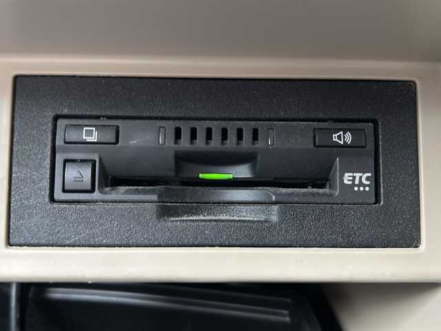 トヨタ ランドクルーザー プラド TX Lパッケージ 鳥取県 2017(平29)年 6.9万km ホワイトパールクリスタルシャイン ワンオーナー/フルタイム４WD/社外ナビ(ＫＥＮＷＯＯＤ、ＭＤＶ－Ｍ８０５Ｌ)/AM/FM、CD/DVD/Bluetooth、iPod/フルセグテレビ/純正１９インチアルミ４本積み込み/バックカメラ/クルーズコントロール/サンルーフ/ドアバイザー/プッシュスタート/ETC/ドライブレコーダー