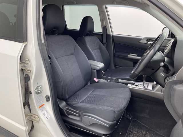 スバル フォレスター 2．0XS 福島県 2010(平22)年 10.2万km サテンホワイトパール /４WD//社外ナビ、TV（ワンセグ）、CD/　　　カロッツェリア（AVIC-MRZ07）//社外ドライブレコーダー（前後）//ビルトインETC//社外エンジンスターター//クルーズコントロール//運助シートヒーター//USB、AUX端子//純正フロアマット//キセノンヘッドライト//社外アルミホイール＋/　　　スタッドレスタイヤ４本車載//取説、保証書//スペアキー１本あり