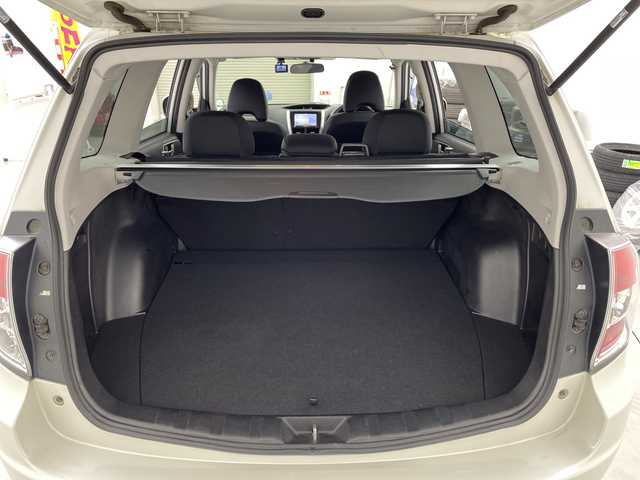スバル フォレスター 2．0XS 福島県 2010(平22)年 10.2万km サテンホワイトパール /４WD//社外ナビ、TV（ワンセグ）、CD/　　　カロッツェリア（AVIC-MRZ07）//社外ドライブレコーダー（前後）//ビルトインETC//社外エンジンスターター//クルーズコントロール//運助シートヒーター//USB、AUX端子//純正フロアマット//キセノンヘッドライト//社外アルミホイール＋/　　　スタッドレスタイヤ４本車載//取説、保証書//スペアキー１本あり