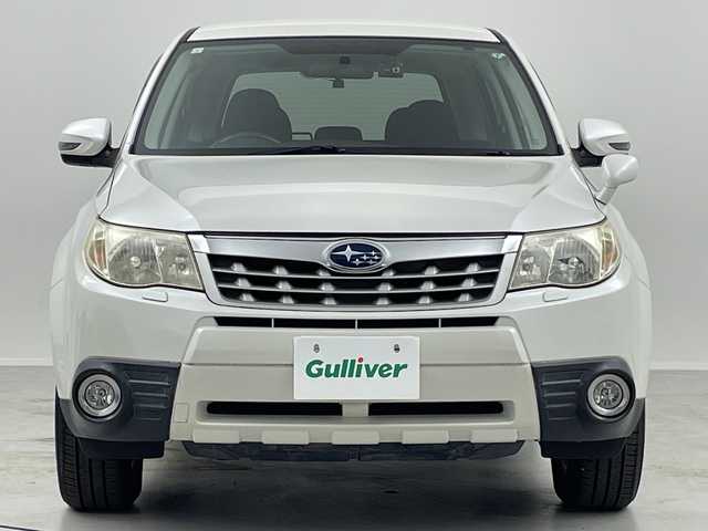スバル フォレスター 2．0XS 福島県 2010(平22)年 10.2万km サテンホワイトパール /４WD//社外ナビ、TV（ワンセグ）、CD/　　　カロッツェリア（AVIC-MRZ07）//社外ドライブレコーダー（前後）//ビルトインETC//社外エンジンスターター//クルーズコントロール//運助シートヒーター//USB、AUX端子//純正フロアマット//キセノンヘッドライト//社外アルミホイール＋/　　　スタッドレスタイヤ４本車載//取説、保証書//スペアキー１本あり