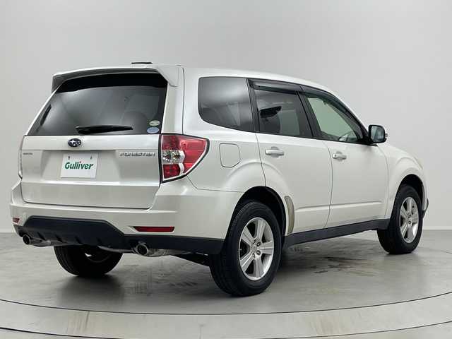 スバル フォレスター 2．0XS 福島県 2010(平22)年 10.2万km サテンホワイトパール /４WD//社外ナビ、TV（ワンセグ）、CD/　　　カロッツェリア（AVIC-MRZ07）//社外ドライブレコーダー（前後）//ビルトインETC//社外エンジンスターター//クルーズコントロール//運助シートヒーター//USB、AUX端子//純正フロアマット//キセノンヘッドライト//社外アルミホイール＋/　　　スタッドレスタイヤ４本車載//取説、保証書//スペアキー１本あり