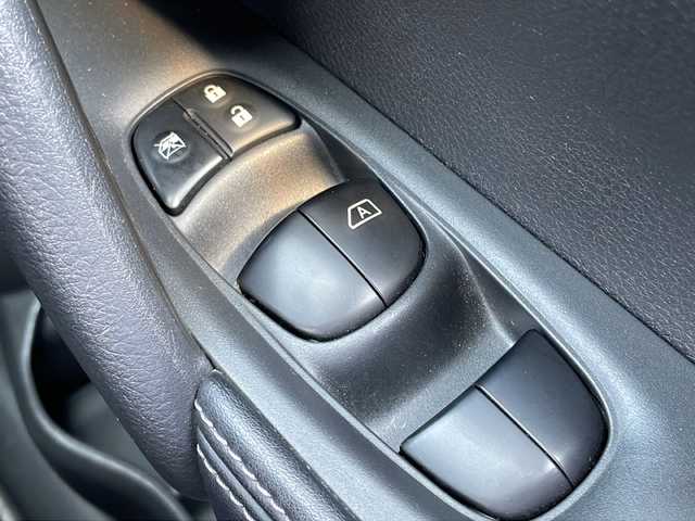 日産 エクストレイル 20Xi 山口県 2019(令1)年 1.5万km ダイヤモンドブラック 純正9型ナビ(MM319D-L)/Bluetooth接続/DVD再生機能有/フルセグ/プロパイロット/アラウンドビューモニター/インテリジェントエマージェンシーブレーキ/インテリジェントルームミラー/電動リアゲート/衝突軽減ブレーキ/ハイビームアシスト/ETC/ドライブレコーダー/革巻きステアリング/純正LEDヘッドライト/オートマチックハイビーム/USB入力端子/ニスモエアロ/電動パーキングブレーキ/パーキングブレーキホールド機能/スクラッチガード
