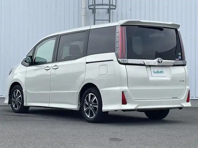 トヨタ ノア Si ダブルバイビーⅡ 愛媛県 2019(平31)年 5.6万km ラグジュアリーホワイトパールクリスタルシャインガラスフレーク 純正ナビ/フルセグTV/Bluetooth/バックカメラ/両側パワースライドドア/ドラレコ/ETC/クルーズコントロール/純正AW/純正フロアマット/LEDオートライト/オートマチックハイビーム/コーナーセンサー/レーンキープアシスト/ハーフレザー/USB入力端子/横滑り防止装置/衝突被害軽減システム/3列シート