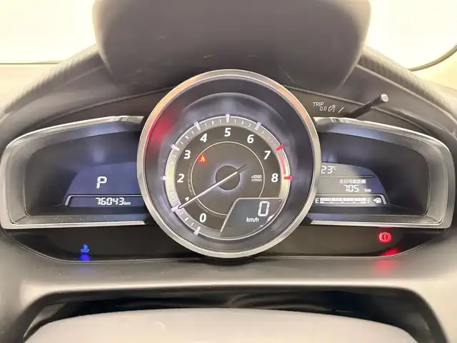 マツダ デミオ 13S ツーリング 兵庫県 2016(平28)年 7.6万km スノーフレイクホワイトパールマイカ 純正ＳＤナビ　/ＣＤ／ＤＶＤ／Ｂｌｕｅｔｏｏｔｈ/USB/フルセグ/バックカメラ　/ＥＴＣ　/純正フロアマット　/ドアバイザー　/純正１５インチアルミホイール　/ＬＥＤヘッドライト　/スマートシティーブレーキサポート　/スペアキー/istop/シートヒーター