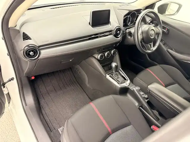 マツダ デミオ 13S ツーリング 兵庫県 2016(平28)年 7.6万km スノーフレイクホワイトパールマイカ 純正ＳＤナビ　/ＣＤ／ＤＶＤ／Ｂｌｕｅｔｏｏｔｈ/USB/フルセグ/バックカメラ　/ＥＴＣ　/純正フロアマット　/ドアバイザー　/純正１５インチアルミホイール　/ＬＥＤヘッドライト　/スマートシティーブレーキサポート　/スペアキー/istop/シートヒーター