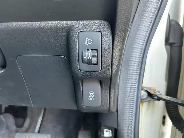 ホンダ Ｎ ＢＯＸ G Lパッケージ 島根県 2015(平27)年 6.5万km プレミアムホワイトパール 社外メモリナビ（AVIC-RZ05)/ワンセグテレビ・Bluetoothオーディオ・CD・DVD/バックカメラ/アイドリングストップ/横滑り防止装置/ウィンカーミラー/ドアバイザー/スマートキー/プッシュスタート/片側パワースライドドア/ETC/純正１４インチアルミホイール/社外フロアマット/スペアキー/スタッドレスタイヤ（積込）