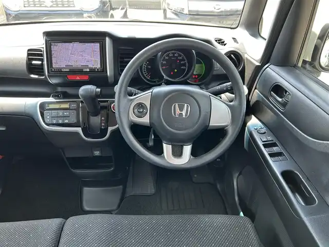 ホンダ Ｎ ＢＯＸ G Lパッケージ 島根県 2015(平27)年 6.5万km プレミアムホワイトパール 社外メモリナビ（AVIC-RZ05)/ワンセグテレビ・Bluetoothオーディオ・CD・DVD/バックカメラ/アイドリングストップ/横滑り防止装置/ウィンカーミラー/ドアバイザー/スマートキー/プッシュスタート/片側パワースライドドア/ETC/純正１４インチアルミホイール/社外フロアマット/スペアキー/スタッドレスタイヤ（積込）