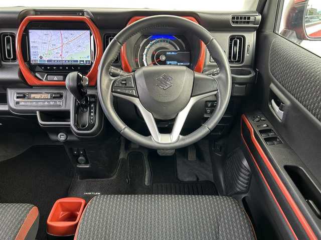 スズキ ハスラー HYBRID X 福岡県 2020(令2)年 2.7万km バーミリオンオレンジ/ガンメタリック2トーン ワンオーナー/純正9インチメモリナビ【3A103-59S00】/(AM/FM/CD/DVD/USB/Bluetooth/iPod/Smartphone Link/フルセグTV)/バックモニター/全方位モニター/スズキセーフティサポート/・デュアルカメラブレーキサポート/・誤発進抑制機能/・車線逸脱警報/・先行車発進お知らせ/・標識認識/・後退時ブレーキサポート/・後方誤発進抑制/・リヤパーキングセンサー/オートライト/純正15インチアルミホイール/前方ドライブレコーダー【91001384】/シートヒーター（D/N）/USBポート×1/プッシュスタート/アイドリングストップ/ステアリングスイッチ/純正フロアマット/電格ウィンカーミラー/ドアバイザー/スペアキー×1/保証書/取扱説明書/ナビ取扱説明書