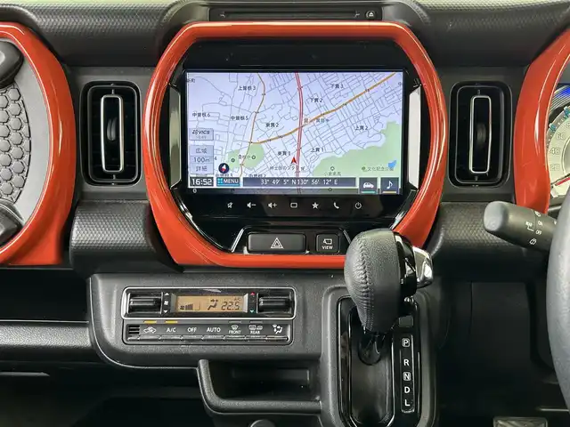 スズキ ハスラー HYBRID X 福岡県 2020(令2)年 2.7万km バーミリオンオレンジ/ガンメタリック2トーン ワンオーナー/純正9インチメモリナビ【3A103-59S00】/(AM/FM/CD/DVD/USB/Bluetooth/iPod/Smartphone Link/フルセグTV)/バックモニター/全方位モニター/スズキセーフティサポート/・デュアルカメラブレーキサポート/・誤発進抑制機能/・車線逸脱警報/・先行車発進お知らせ/・標識認識/・後退時ブレーキサポート/・後方誤発進抑制/・リヤパーキングセンサー/オートライト/純正15インチアルミホイール/前方ドライブレコーダー【91001384】/シートヒーター（D/N）/USBポート×1/プッシュスタート/アイドリングストップ/ステアリングスイッチ/純正フロアマット/電格ウィンカーミラー/ドアバイザー/スペアキー×1/保証書/取扱説明書/ナビ取扱説明書