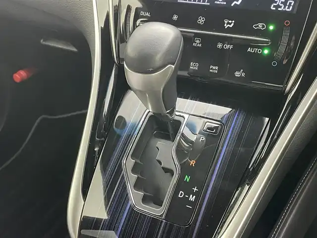 トヨタ ハリアー プレミアム スタイルアッシュ 岡山県 2017(平29)年 4.6万km スパークリングブラックパールクリスタルシャイン 純正9インチSDナビ/(CD/DVD/Bluetooth/フルセグ)/衝突軽減ブレーキ/レーダークルーズコントロール/ビルトインETC2.0/D/N席シートヒーター/LEDヘッドライト/バックカメラ/ドライブレコーダー（前）/電動リアゲート/コーナーセンサー（前後）/パーキングアシスト/オートハイビーム/プッシュスタート/スマートキー/アイドリングストップ/純正フロアマット/純正アルミホイール/オートライト/フォグランプ/新車保証書