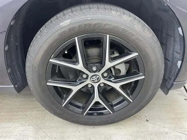 トヨタ ハリアー プレミアム スタイルアッシュ 岡山県 2017(平29)年 4.6万km スパークリングブラックパールクリスタルシャイン 純正9インチSDナビ/(CD/DVD/Bluetooth/フルセグ)/衝突軽減ブレーキ/レーダークルーズコントロール/ビルトインETC2.0/D/N席シートヒーター/LEDヘッドライト/バックカメラ/ドライブレコーダー（前）/電動リアゲート/コーナーセンサー（前後）/パーキングアシスト/オートハイビーム/プッシュスタート/スマートキー/アイドリングストップ/純正フロアマット/純正アルミホイール/オートライト/フォグランプ/新車保証書