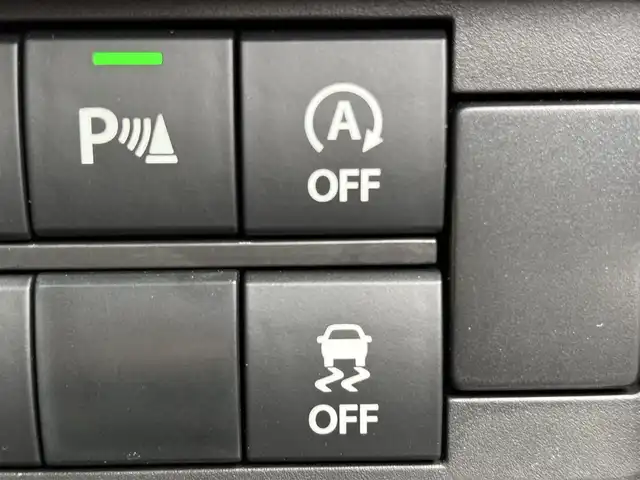 スズキ ハスラー HYBRID X 奈良県 2023(令5)年 0.6万km ピュアホワイトパール/ガンメタリック2トーン 純正9インチナビ(フルセグTV/CD/DVD/AM・FM/BT/AppleCarPlay/AndroidAuto)/アラウンドビューモニター/ビルトインETC/前後ドラレコ/シートヒーター(D/N席)/クルーズコントロール/デュアルカメラブレーキサポート/後退時ブレーキサポート/誤発進抑制機能/車線逸脱抑制機能/先行車発進お知らせ機能/ふらつき警報機能/アイドリングストップ機能/360°プレミアムUV＆IRカットガラス/ナノイーX搭載フルオートエアコン/LEDヘッドライト/純正15インチアルミホイール/純正フロアマット/スペアキー/保証書/取扱説明書
