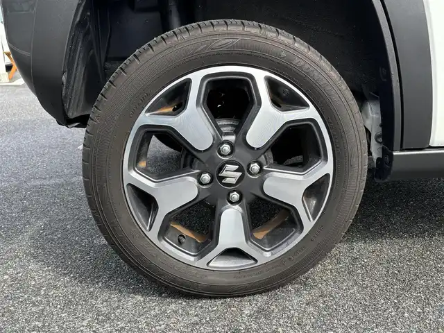 スズキ ハスラー HYBRID X 奈良県 2023(令5)年 0.6万km ピュアホワイトパール/ガンメタリック2トーン 純正9インチナビ(フルセグTV/CD/DVD/AM・FM/BT/AppleCarPlay/AndroidAuto)/アラウンドビューモニター/ビルトインETC/前後ドラレコ/シートヒーター(D/N席)/クルーズコントロール/デュアルカメラブレーキサポート/後退時ブレーキサポート/誤発進抑制機能/車線逸脱抑制機能/先行車発進お知らせ機能/ふらつき警報機能/アイドリングストップ機能/360°プレミアムUV＆IRカットガラス/ナノイーX搭載フルオートエアコン/LEDヘッドライト/純正15インチアルミホイール/純正フロアマット/スペアキー/保証書/取扱説明書