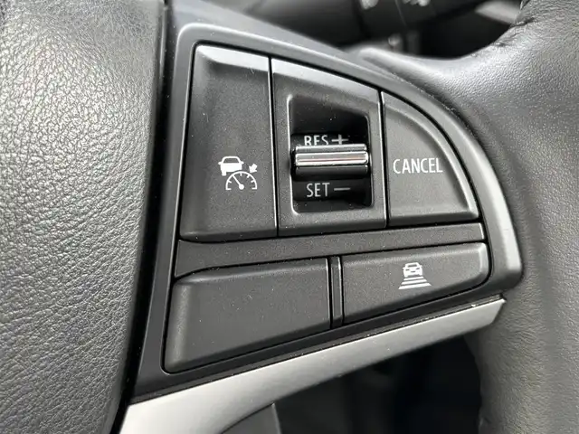 スズキ ハスラー HYBRID X 奈良県 2023(令5)年 0.6万km ピュアホワイトパール/ガンメタリック2トーン 純正9インチナビ(フルセグTV/CD/DVD/AM・FM/BT/AppleCarPlay/AndroidAuto)/アラウンドビューモニター/ビルトインETC/前後ドラレコ/シートヒーター(D/N席)/クルーズコントロール/デュアルカメラブレーキサポート/後退時ブレーキサポート/誤発進抑制機能/車線逸脱抑制機能/先行車発進お知らせ機能/ふらつき警報機能/アイドリングストップ機能/360°プレミアムUV＆IRカットガラス/ナノイーX搭載フルオートエアコン/LEDヘッドライト/純正15インチアルミホイール/純正フロアマット/スペアキー/保証書/取扱説明書