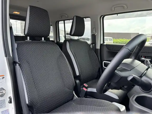 スズキ ハスラー HYBRID X 奈良県 2023(令5)年 0.6万km ピュアホワイトパール/ガンメタリック2トーン 純正9インチナビ(フルセグTV/CD/DVD/AM・FM/BT/AppleCarPlay/AndroidAuto)/アラウンドビューモニター/ビルトインETC/前後ドラレコ/シートヒーター(D/N席)/クルーズコントロール/デュアルカメラブレーキサポート/後退時ブレーキサポート/誤発進抑制機能/車線逸脱抑制機能/先行車発進お知らせ機能/ふらつき警報機能/アイドリングストップ機能/360°プレミアムUV＆IRカットガラス/ナノイーX搭載フルオートエアコン/LEDヘッドライト/純正15インチアルミホイール/純正フロアマット/スペアキー/保証書/取扱説明書