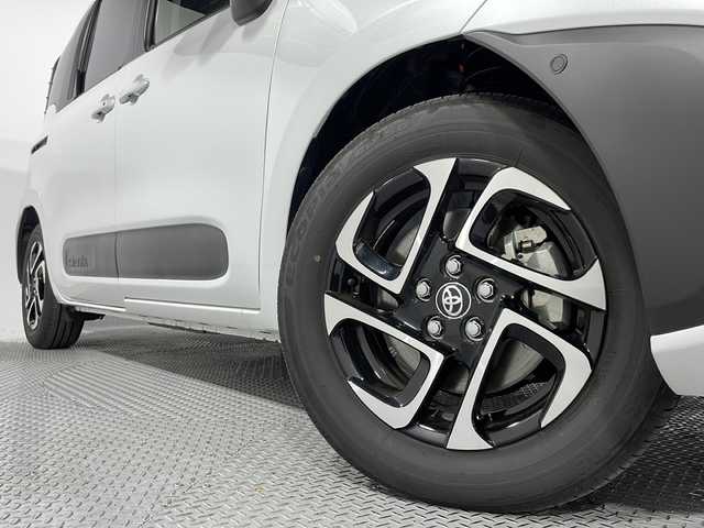 トヨタ シエンタ ハイブリッド Z 広島県 2025(令7)年 0.4万km プラチナホワイトパールマイカ 禁煙車/純正10.5型ナビ/トヨタチーミメート/全周囲カメラ/両側パワースライドドア/レーダークルーズコントロール/1500Ｗ電源/ステアヒーター/シートヒーター/パーキングアシスト/オートマチックハイビーム/ドラレコ/ＥＴＣ/コーナーセンサー/レーンキープアシスト/衝突軽減/踏み間違い防止/エアバッグ(運転席/助手席/サイド/カーテン)/純正15インチアルミホイール(185/65/R15)