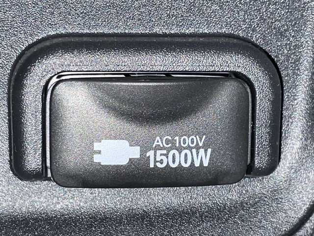 トヨタ シエンタ ハイブリッド Z 広島県 2025(令7)年 0.4万km プラチナホワイトパールマイカ 禁煙車/純正10.5型ナビ/トヨタチーミメート/全周囲カメラ/両側パワースライドドア/レーダークルーズコントロール/1500Ｗ電源/ステアヒーター/シートヒーター/パーキングアシスト/オートマチックハイビーム/ドラレコ/ＥＴＣ/コーナーセンサー/レーンキープアシスト/衝突軽減/踏み間違い防止/エアバッグ(運転席/助手席/サイド/カーテン)/純正15インチアルミホイール(185/65/R15)