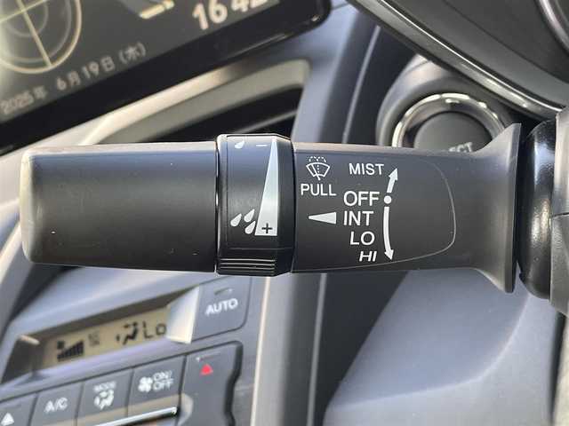 ホンダ Ｓ６６０ α 新潟県 2016(平28)年 3.6万km フレームレッド 6.1インチワイドディスプレイ/(AM/FM/BT)/バックカメラ/ETC/クルーズコントロール/ハーフレザーシート/革巻きステアリング/ステアリングスイッチ/AUTOライト/LEDヘッドライト/横滑り防止/プッシュスタート/スマートキー/純正アルミホイール/前:165/55/R15/後:195/45/R16