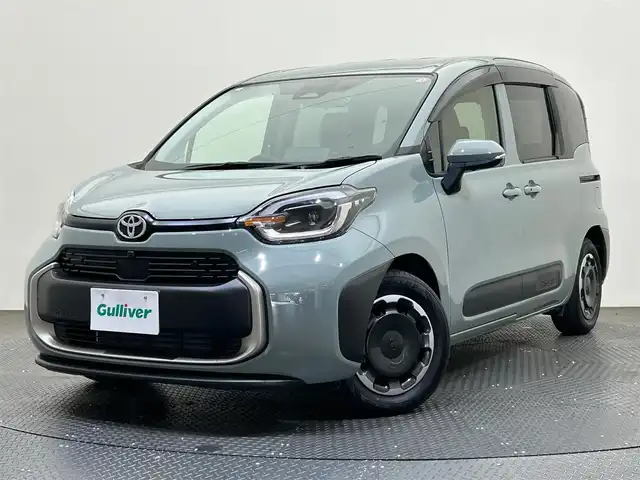 トヨタ シエンタ ハイブリッド Z 愛媛県 2023(令5)年 0.8万km アーバンカーキ ・１０．５型ナビ/（フルセグＴＶ・ＢＴ・ＦＭ・ＡＭ・ＵＳＢ・ＣＤ・ＤＶＤ）/・全方位カメラ　/・前後ドラレコ　/・ＥＴＣ　/・両側パワースライドドア　/・衝突軽減ブレーキ　/・レーンキープアシスト　/・レーダークルーズコントロール/・100V充電