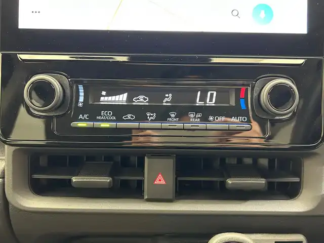 トヨタ シエンタ ハイブリッド Z 愛媛県 2023(令5)年 0.8万km アーバンカーキ ・１０．５型ナビ/（フルセグＴＶ・ＢＴ・ＦＭ・ＡＭ・ＵＳＢ・ＣＤ・ＤＶＤ）/・全方位カメラ　/・前後ドラレコ　/・ＥＴＣ　/・両側パワースライドドア　/・衝突軽減ブレーキ　/・レーンキープアシスト　/・レーダークルーズコントロール/・100V充電