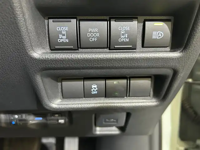 トヨタ シエンタ ハイブリッド Z 愛媛県 2023(令5)年 0.8万km アーバンカーキ ・１０．５型ナビ/（フルセグＴＶ・ＢＴ・ＦＭ・ＡＭ・ＵＳＢ・ＣＤ・ＤＶＤ）/・全方位カメラ　/・前後ドラレコ　/・ＥＴＣ　/・両側パワースライドドア　/・衝突軽減ブレーキ　/・レーンキープアシスト　/・レーダークルーズコントロール/・100V充電