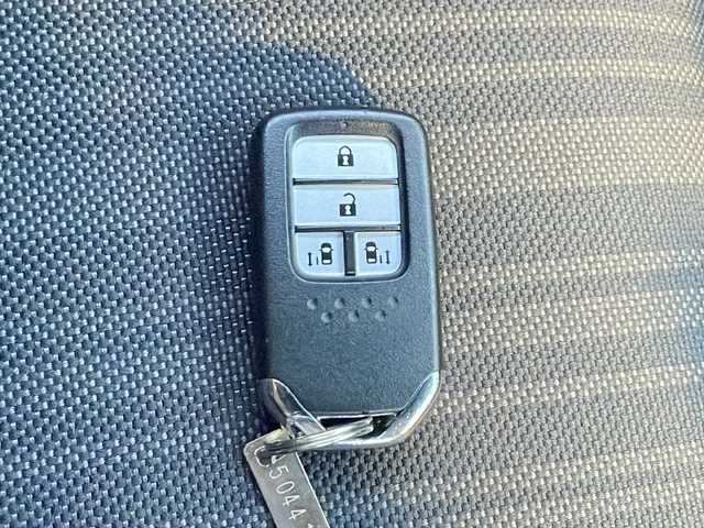 ホンダ フリード G ホンダセンシング 栃木県 2016(平28)年 4.9万km ブルーホライゾンM 純正ナビ/ワンセグ/Bluetooth/CD/バックカメラ/両側パワースライドドア/ビルトインETC/純正フロアマット/純正ドアバイザー/ドライブレコーダー/アクティブコーナリングライト/ホンダセンシング/●衝突軽減ブレーキ〈CMBS〉/●誤発進抑制機能/●ACC〈アダプティブ・クルーズ・コントロール〉/●LKAS〈車線維持支援システム〉/●歩行者事故低減ステアリング/●路外逸脱抑制機能/●先行車発進お知らせ機能/●標識認識機能
