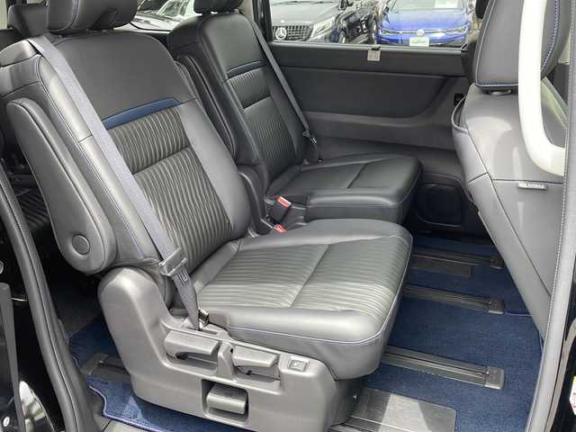 日産 セレナ e－パワー オーテック 東京都 2023(令5)年 0.6万km ダイヤモンドブラック ワンオーナー/フルセグTV/B・T/AM/FM/HDMI//アラウンドビューモニター/インテリジェントエマージェンシーブレーキ/プロパイロット/両側パワースライドドア/デジタルインナーミラー/ブラインドスポットモニター/革シート/シートヒーター1.2列目/ステアリングヒーター/両側パワースライドドア/ハンドルサポート/LEDヘッドライト/フォグライト/ETC