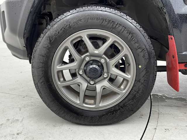 スズキ ジムニー XC 宮城県 2020(令2)年 6.6万km ブルーイッシュブラックパール3 デュアルセンサーブレーキサポート/スズキセーフティーサポート/・車線逸脱警報/・クルーズコントロール/・ハイビームアシスト/・横滑り防止機能/前席シートヒーター/純正8インチナビ/（BT.AM.FM.CD.DVD.SD.USB）/バックカメラ/フルセグテレビ/センターデフロック/ヒルディセントコントロール/ヘッドライトウォッシャー/ヒーテッドドアミラー/革巻きステアリング/ステアリングスイッチ/プッシュスタート/スマートキー（2本）/トランスファーレバー/純正フロアマット/純正ドアバイザー/純正16インチアルミホイール/LEDヘッドライト/フォグランプ/背面タイヤ