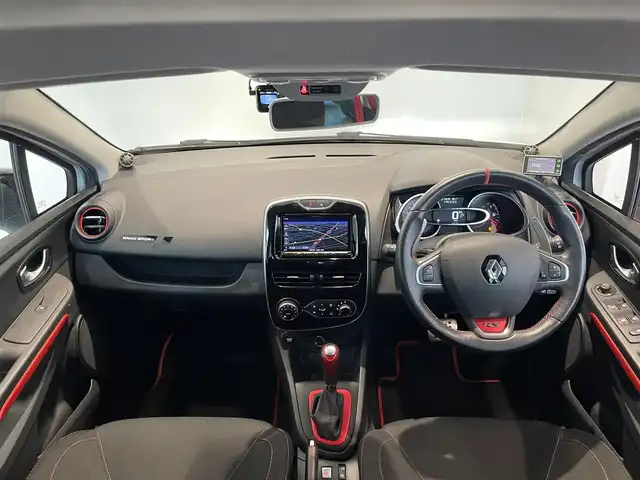 ルノー ルーテシア スポール トロフィー 愛知県 2015(平27)年 5.1万km 白 ＤＩＡＴＯＮＥＳＯＵＤＮＡＶＩ　/フロントツイーター　/Ｂｌｕｅｔｏｏｔｈ　/フルセグＴＶ　/Ｒ．Ｓ．ＤＲＩＶＥ　/パドルシフト　/ＥＴＣ　/ドライビングレコーダー　/社外レーダー/プッシュスタート/アイドリングストップ