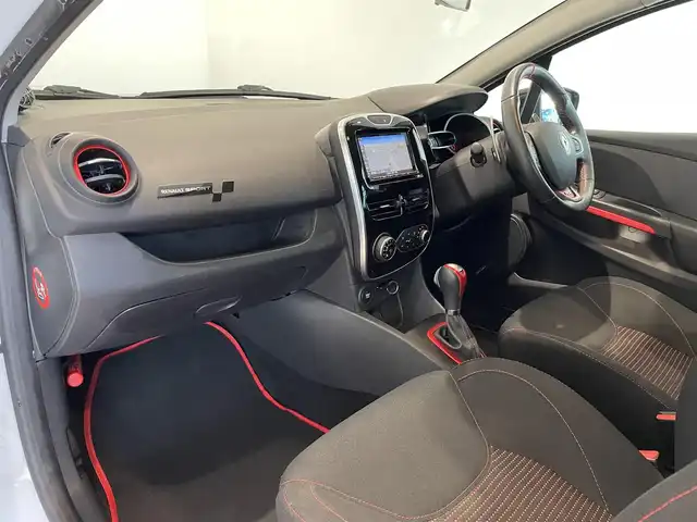 ルノー ルーテシア スポール トロフィー 愛知県 2015(平27)年 5.1万km 白 ＤＩＡＴＯＮＥＳＯＵＤＮＡＶＩ　/フロントツイーター　/Ｂｌｕｅｔｏｏｔｈ　/フルセグＴＶ　/Ｒ．Ｓ．ＤＲＩＶＥ　/パドルシフト　/ＥＴＣ　/ドライビングレコーダー　/社外レーダー/プッシュスタート/アイドリングストップ