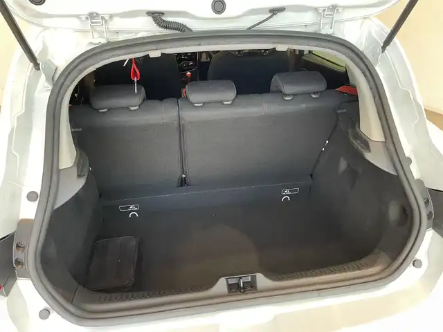 ルノー ルーテシア スポール トロフィー 愛知県 2015(平27)年 5.1万km 白 ＤＩＡＴＯＮＥＳＯＵＤＮＡＶＩ　/フロントツイーター　/Ｂｌｕｅｔｏｏｔｈ　/フルセグＴＶ　/Ｒ．Ｓ．ＤＲＩＶＥ　/パドルシフト　/ＥＴＣ　/ドライビングレコーダー　/社外レーダー/プッシュスタート/アイドリングストップ